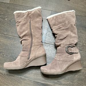Naturalizer Nina Taupe Suede Faux Shearling Lined Wedge Slouchy Boots Size 9